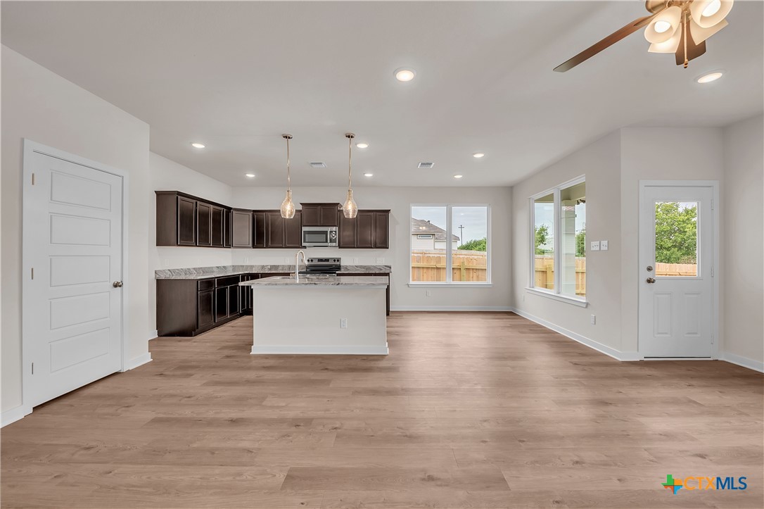 126 University Avenue Property Photo 19