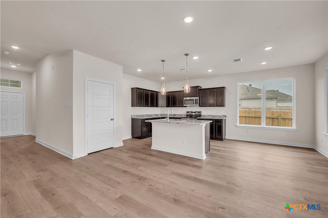 126 University Avenue Property Photo 20