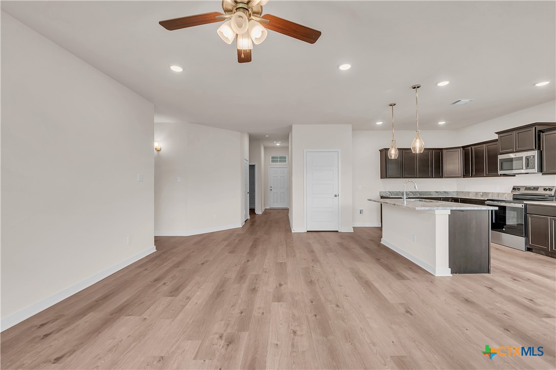 126 University Avenue Property Photo 21