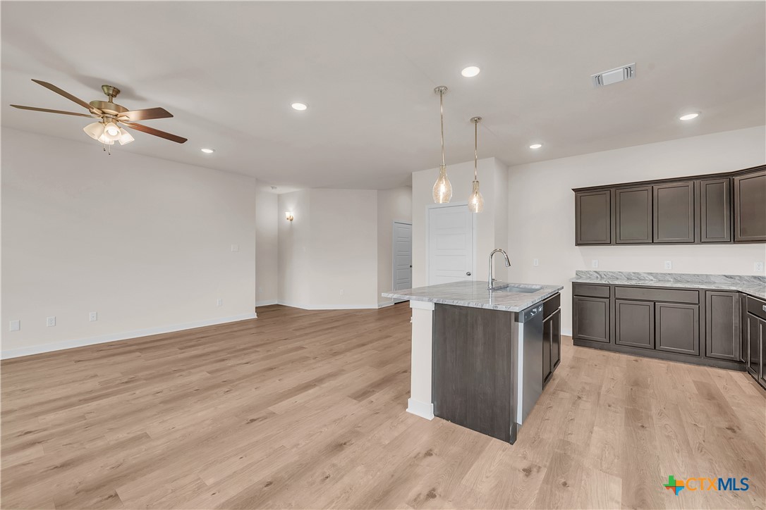 126 University Avenue Property Photo 23