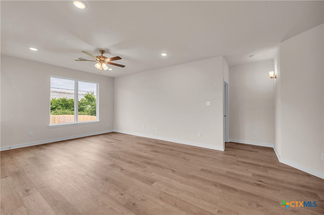 126 University Avenue Property Photo 27