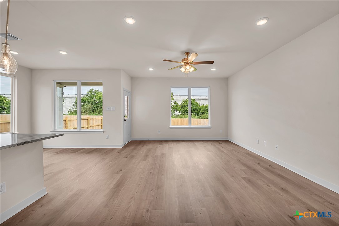 126 University Avenue Property Photo 29