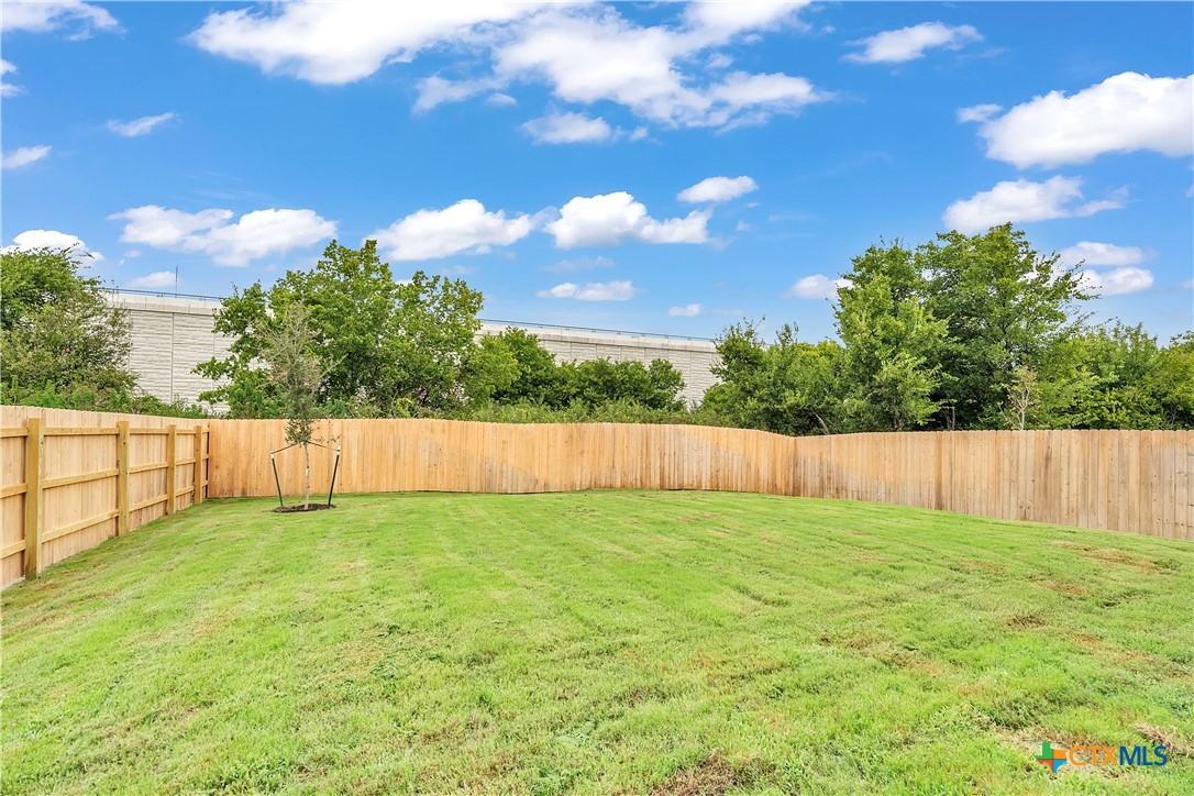 126 University Avenue Property Photo 30