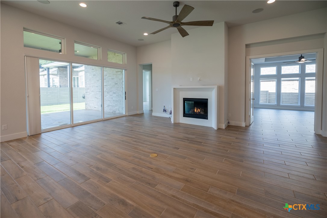 1185 Abelia Property Photo 5