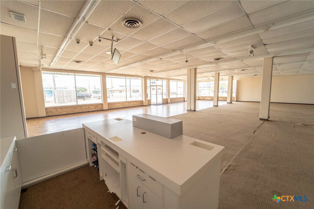 701 E Rio Grande Street Property Photo 13