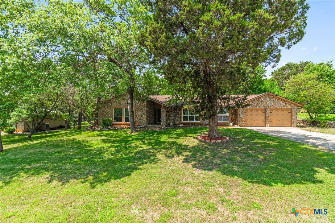 1116 Cedar Oaks Lane Property Photo