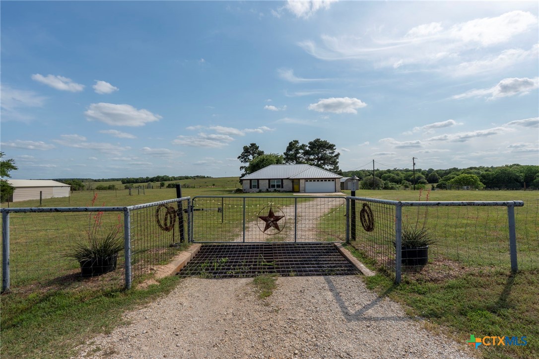 Lockhart Isd Real Estate Listings Main Image