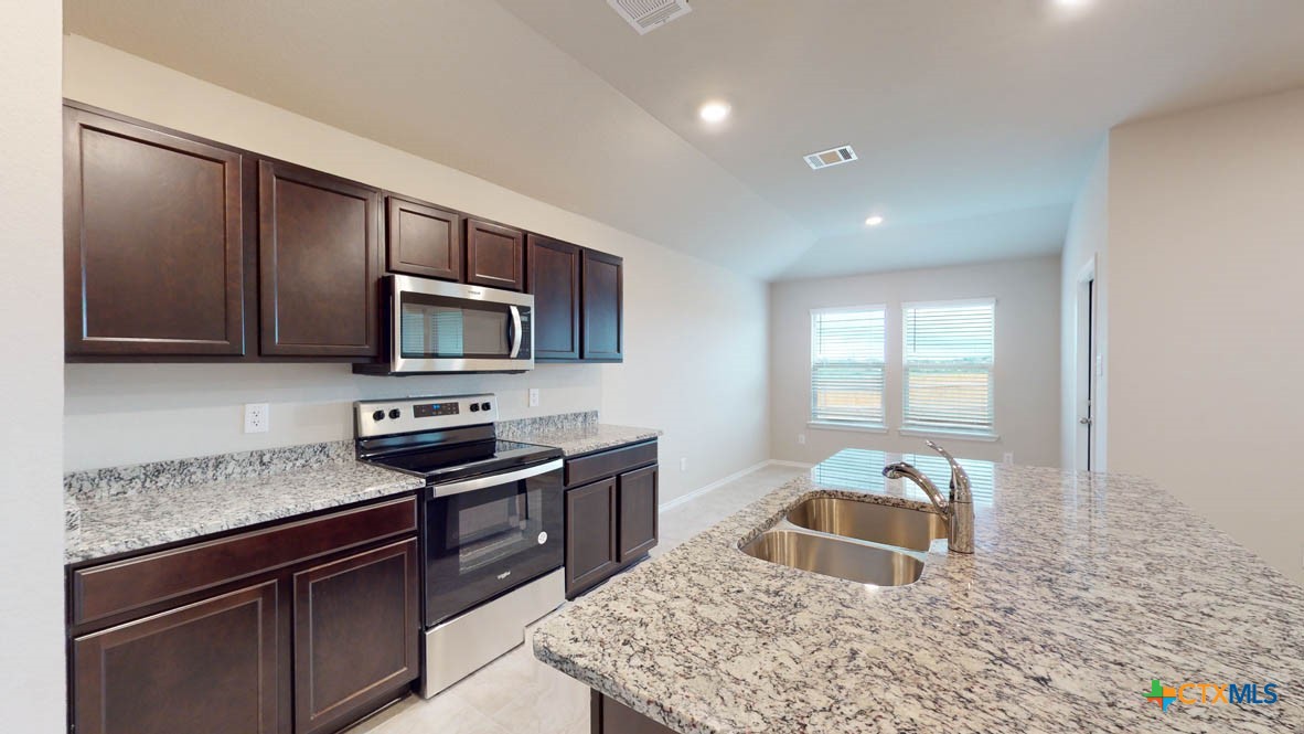 1213 Rolling Thunder Drive Property Photo 3
