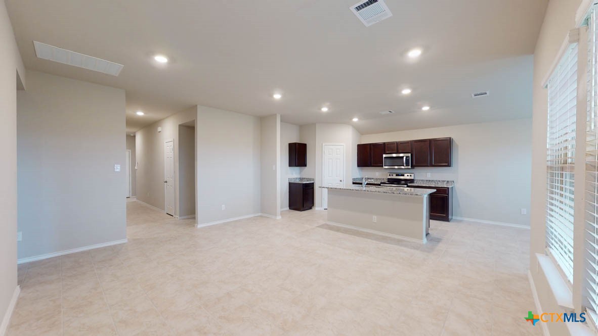 1213 Rolling Thunder Drive Property Photo 4