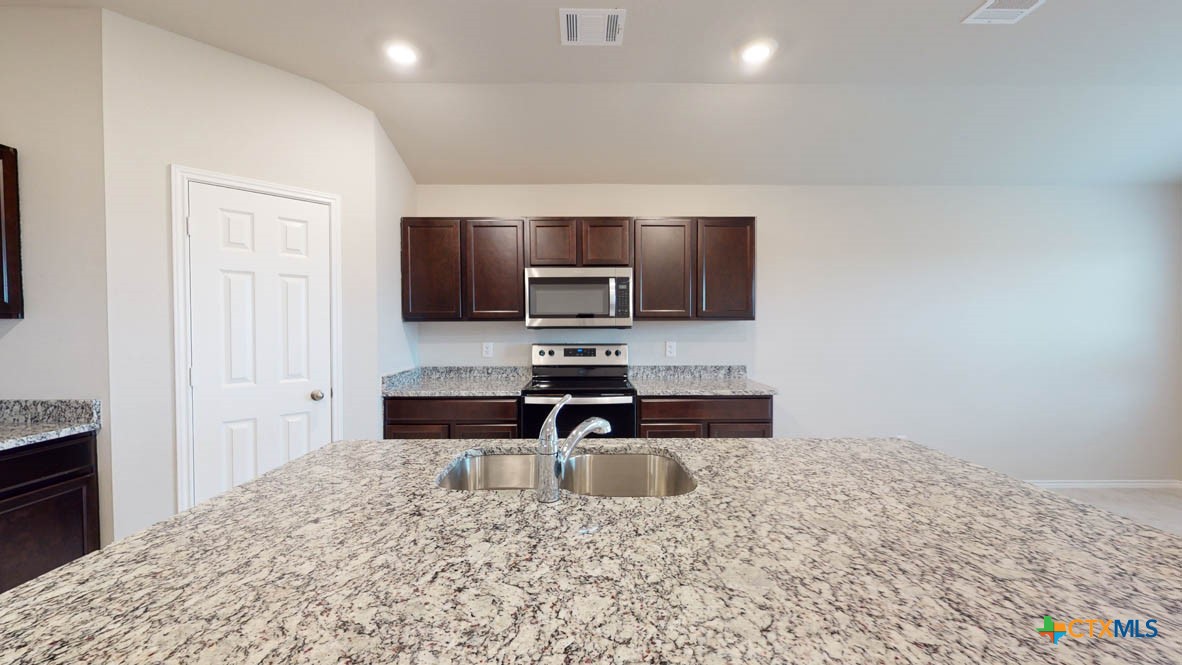 1213 Rolling Thunder Drive Property Photo 5