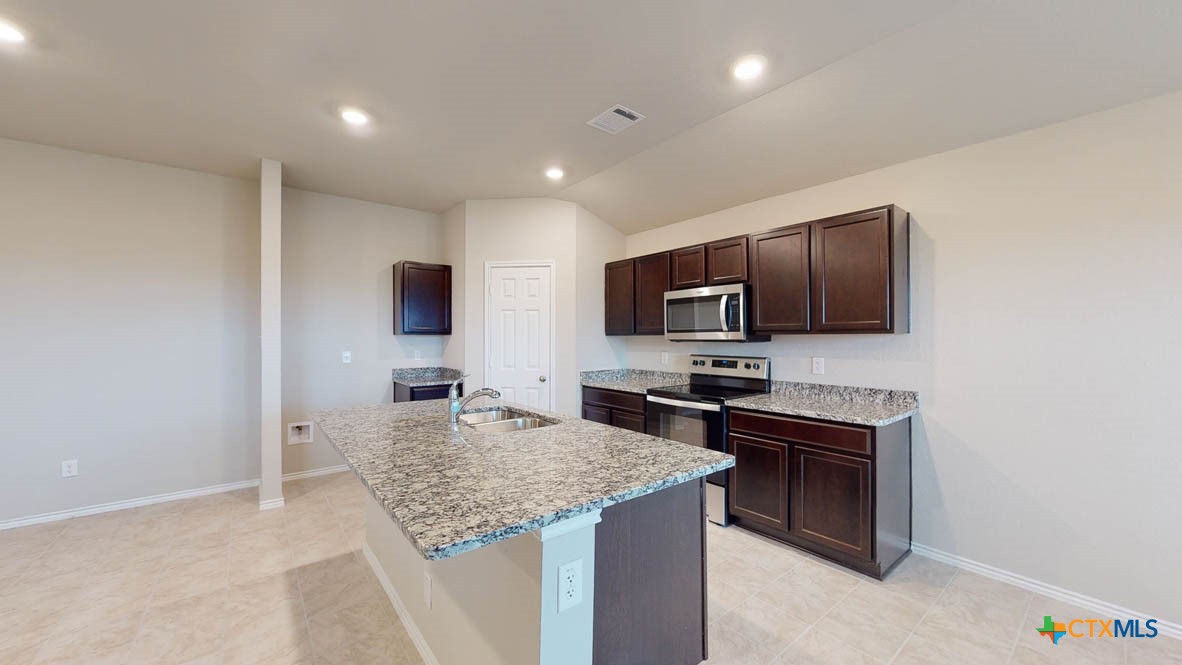1213 Rolling Thunder Drive Property Photo 6