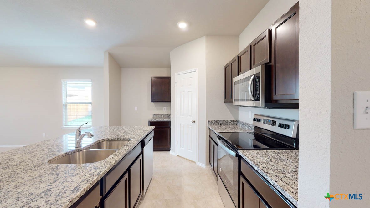 1301 Rolling Thunder Drive Property Photo 4