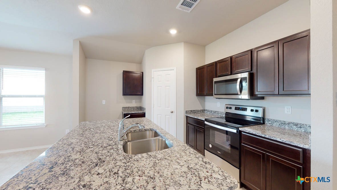 1301 Rolling Thunder Drive Property Photo 6