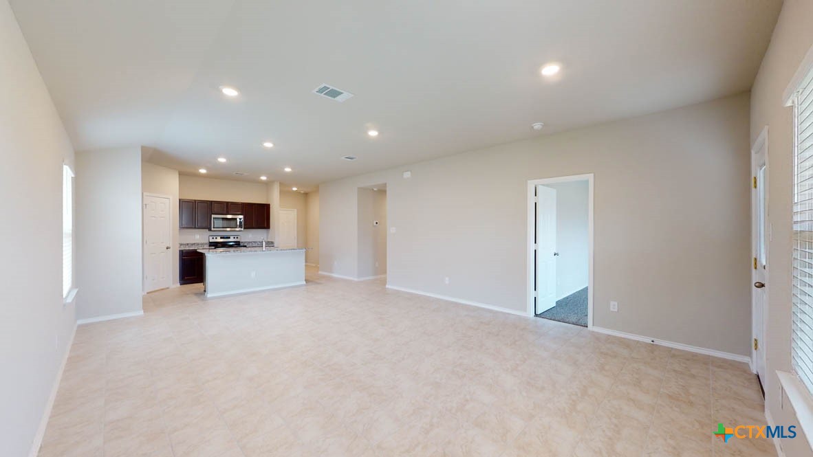 1301 Rolling Thunder Drive Property Photo 9