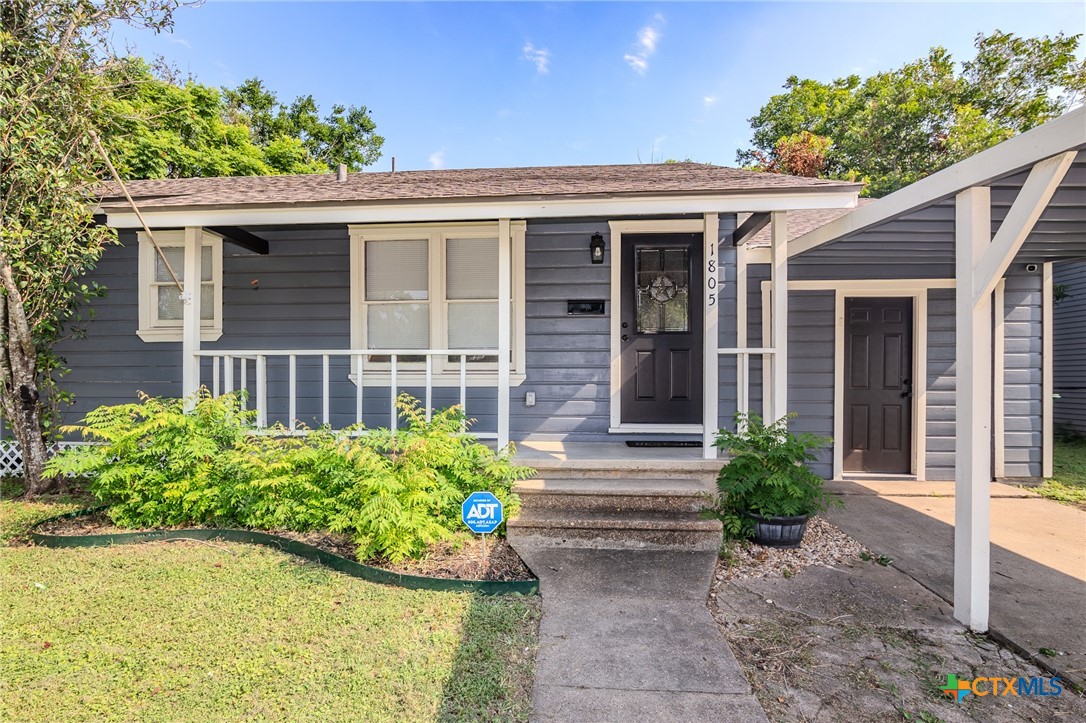 1805 E. Crestwood Drive Property Photo