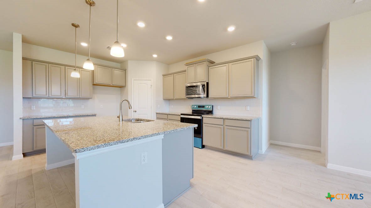 14006 Carsten Loop Property Photo 7