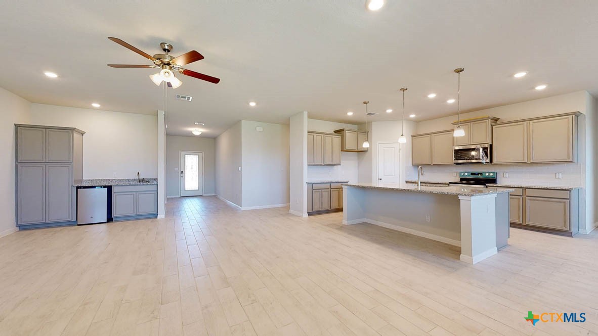 14006 Carsten Loop Property Photo 8