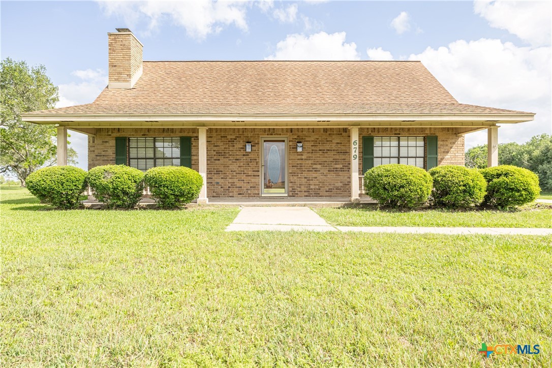 679 Royal Road Property Photo