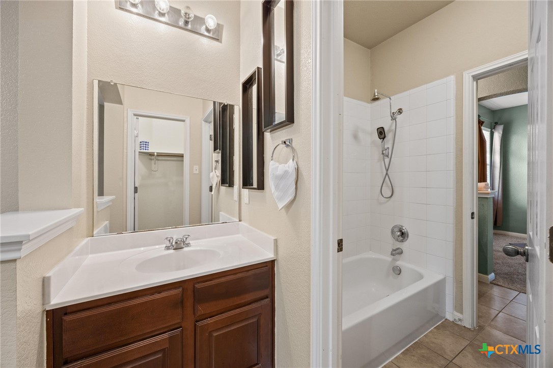 2604 Running Wyld Property Photo 31