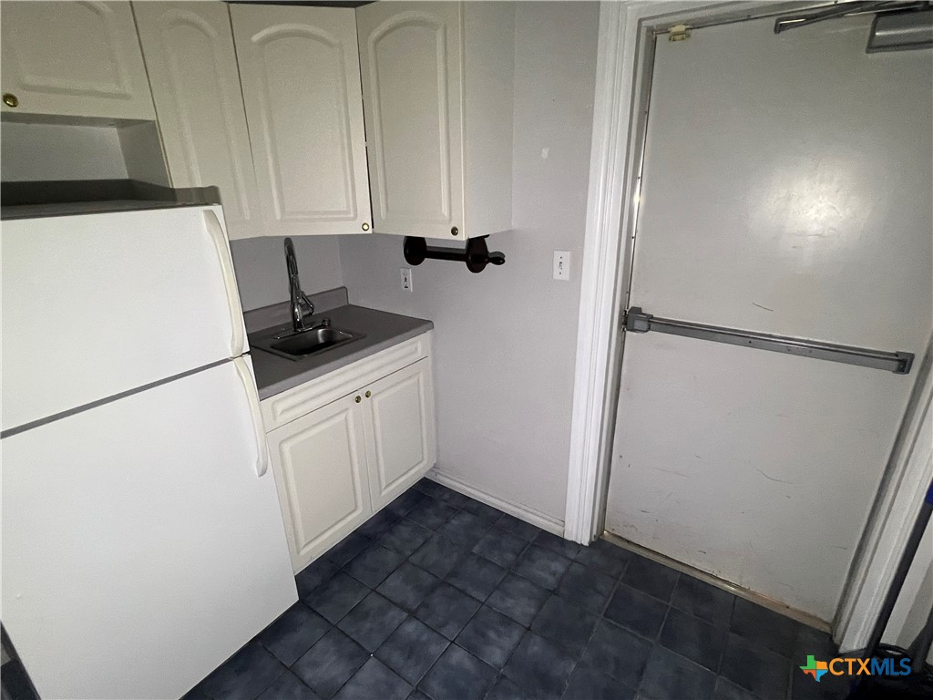 3106 S W S Young Drive B-203 Property Photo 14