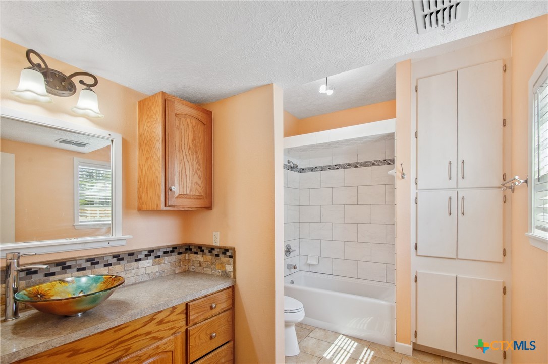 344 W High Street Property Photo 11