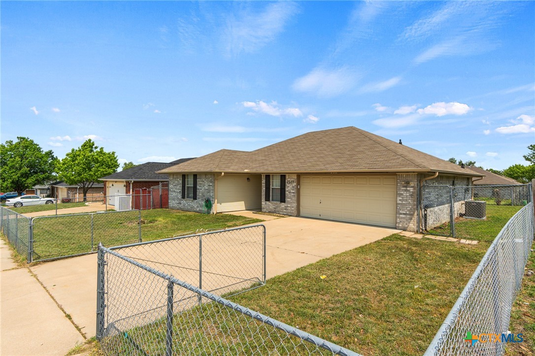 2511 Bigleaf Drive Property Photo