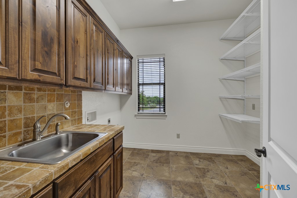 116 San Salvadore Property Photo 7