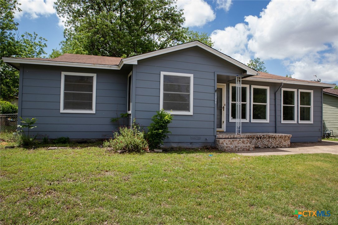 1004 Estes Drive Property Photo