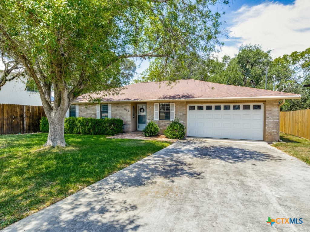 620 Lake Island Drive Property Photo 3