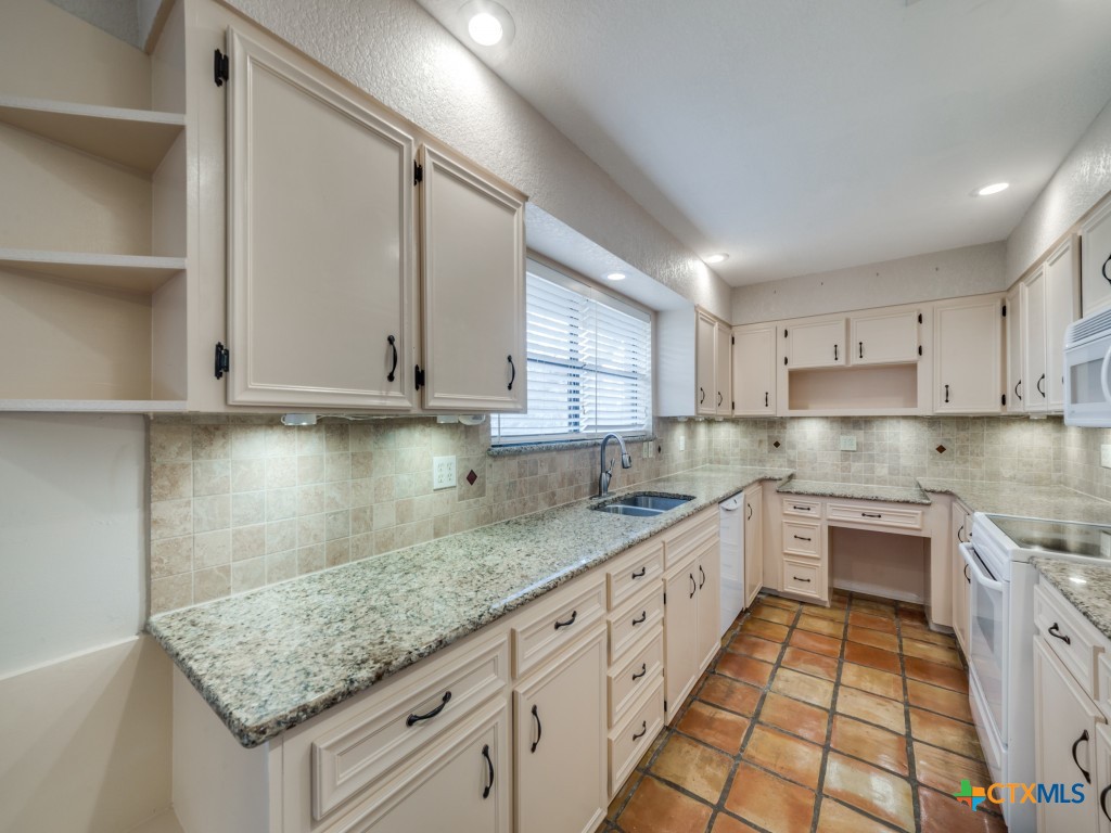 620 Lake Island Drive Property Photo 15
