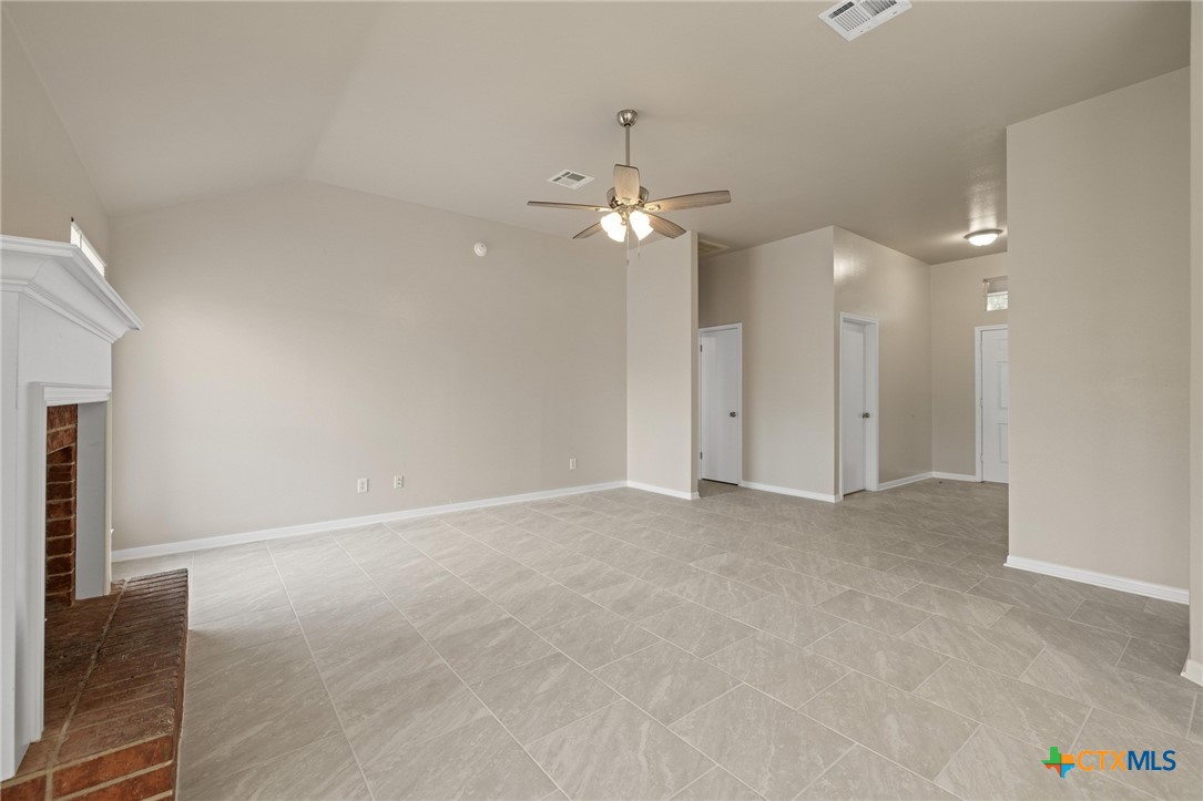1808 Stratford Drive Property Photo 7