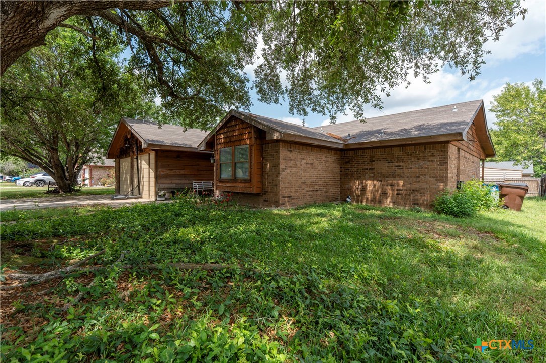 1009 Bowie Street Property Photo 1