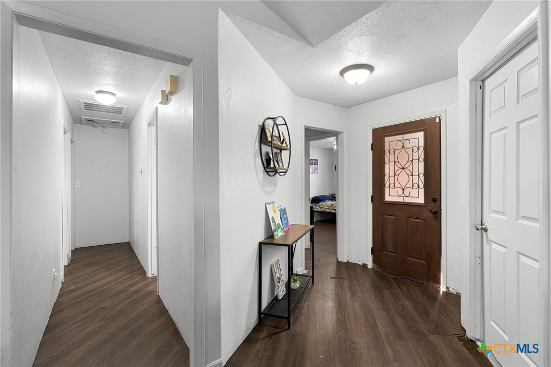 1009 Bowie Street Property Photo 4