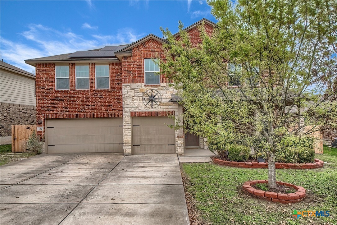 132 Blaze Moon Property Photo 1