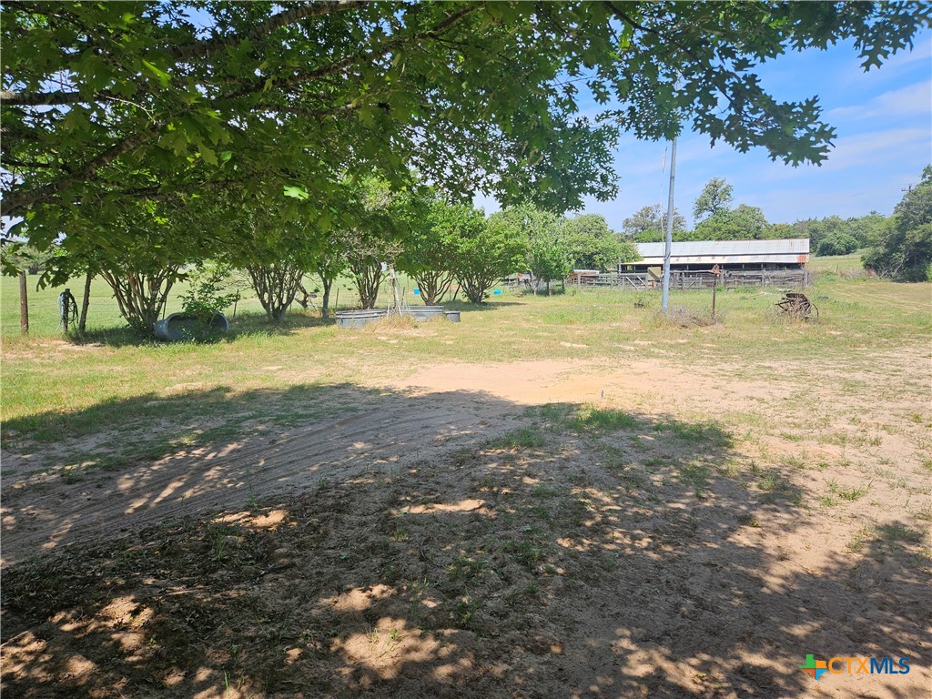 8912 Cr 322 Property Photo 3