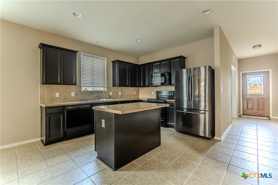 208 Mistflower Property Photo 6