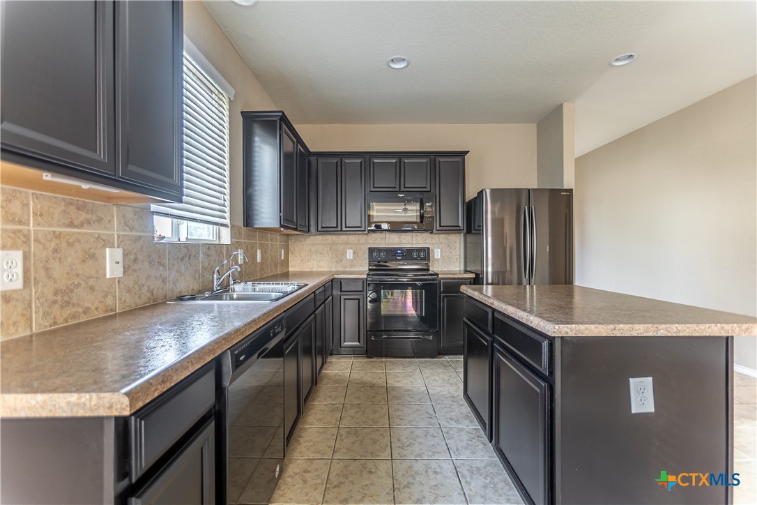 208 Mistflower Property Photo 7