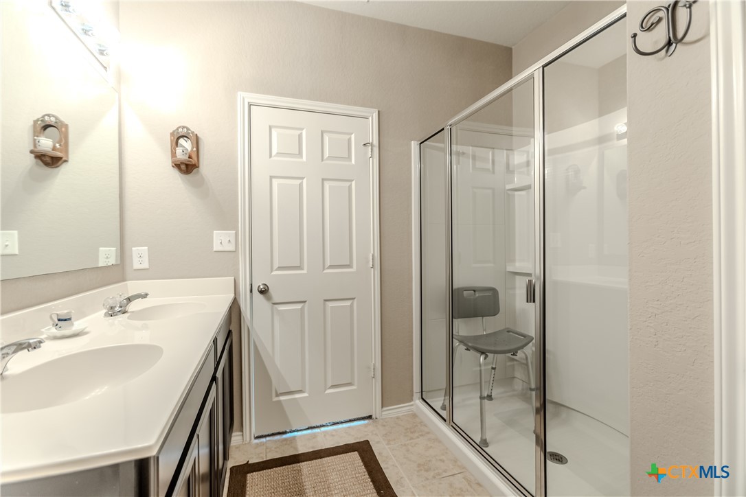 208 Mistflower Property Photo 17