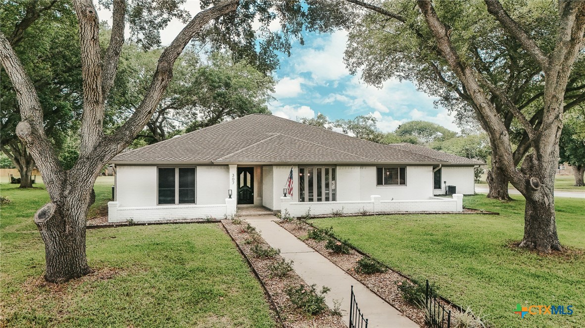 307 Woodway Drive Property Photo 1