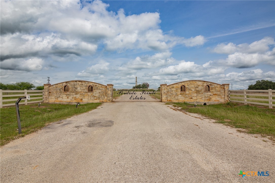 Goliad Real Estate Listings Main Image