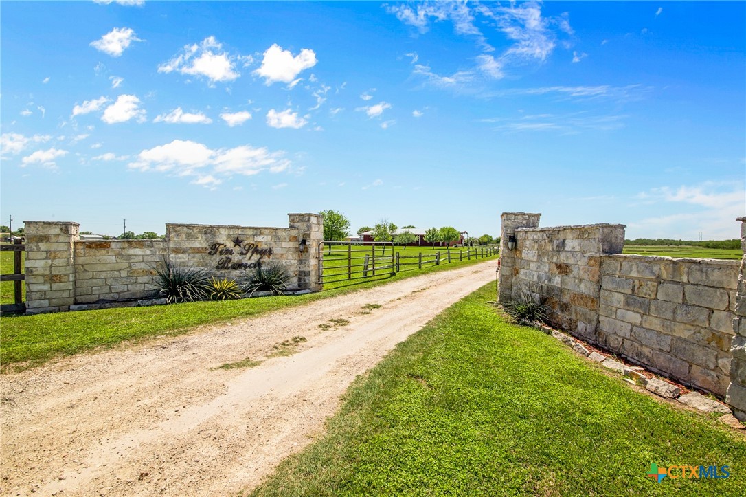 2683 Old Highway Property Photo 4