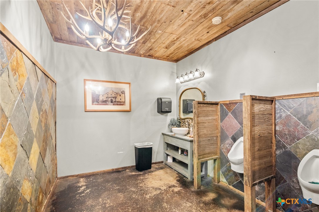 2683 Old Highway Property Photo 17