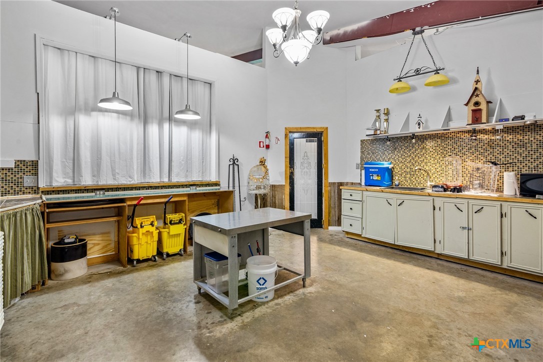 2683 Old Highway Property Photo 18