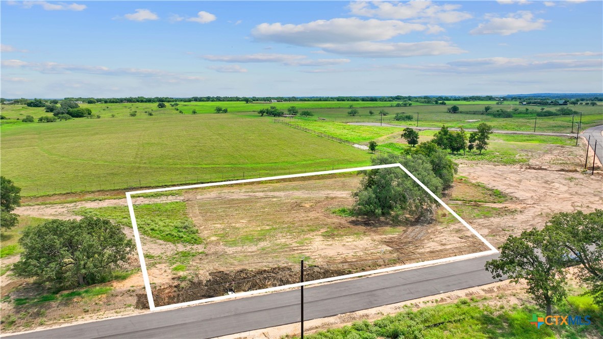 140 Ferguson Loop Property Photo 3