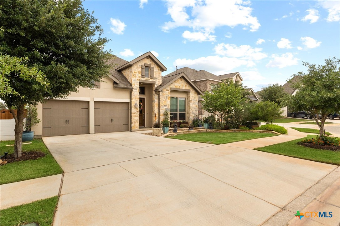 414 Juana Way Property Photo 2