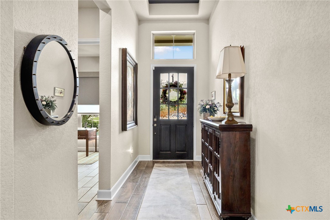 414 Juana Way Property Photo 4