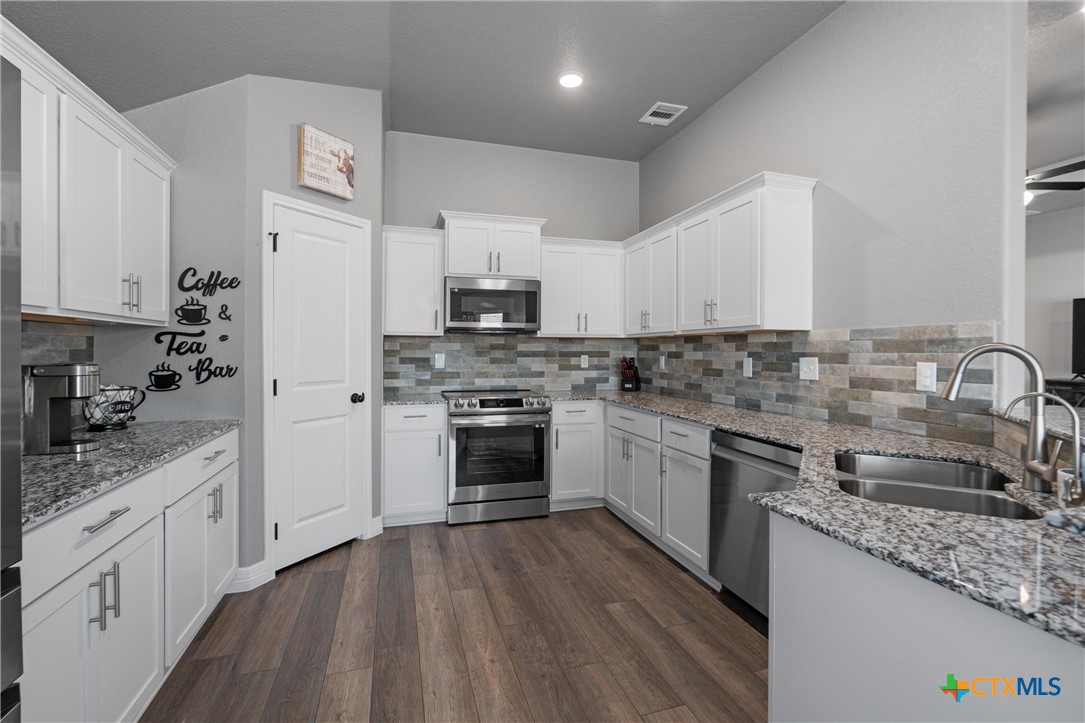2446 Moreno Spur Property Photo 6