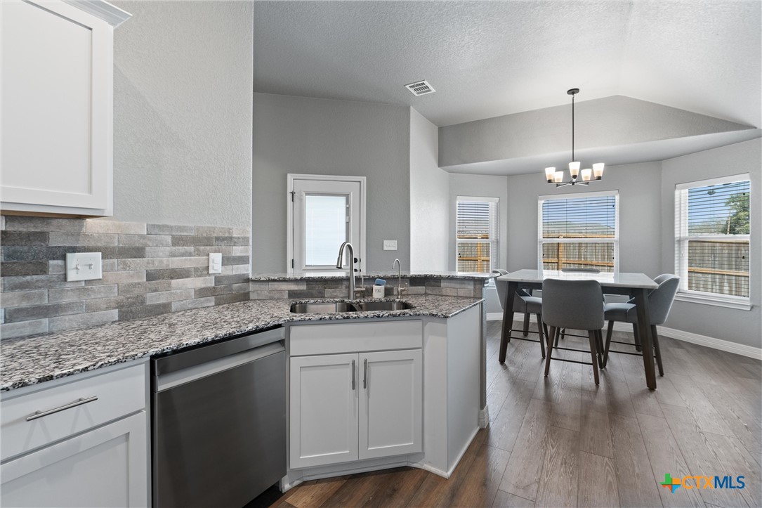 2446 Moreno Spur Property Photo 7