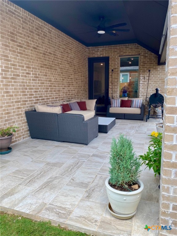 429 Juana Way Property Photo 13