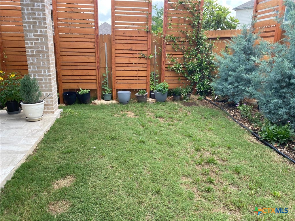 429 Juana Way Property Photo 20